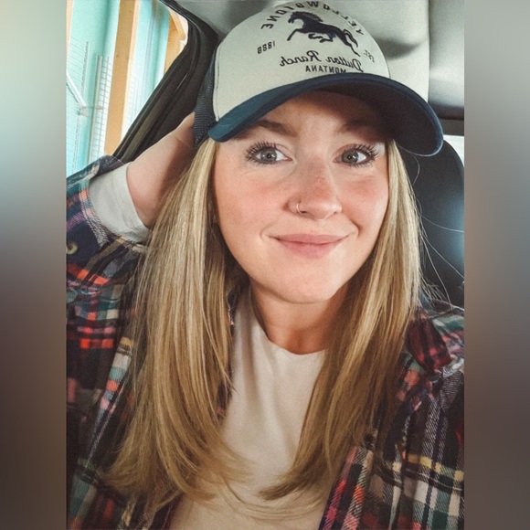 Meet your Posher, Maggie - Picture 8 of 16